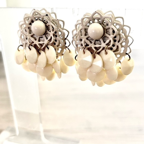 Vintage White Ivory Drop Boho Clip-On Filigree Chandelier Earrings - Picture 2 of 5